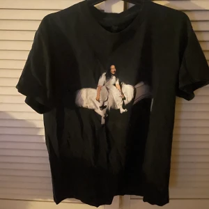 Billie Eilish tröja - Köpt på officiella hemsidan💕Använd men i fint skick.