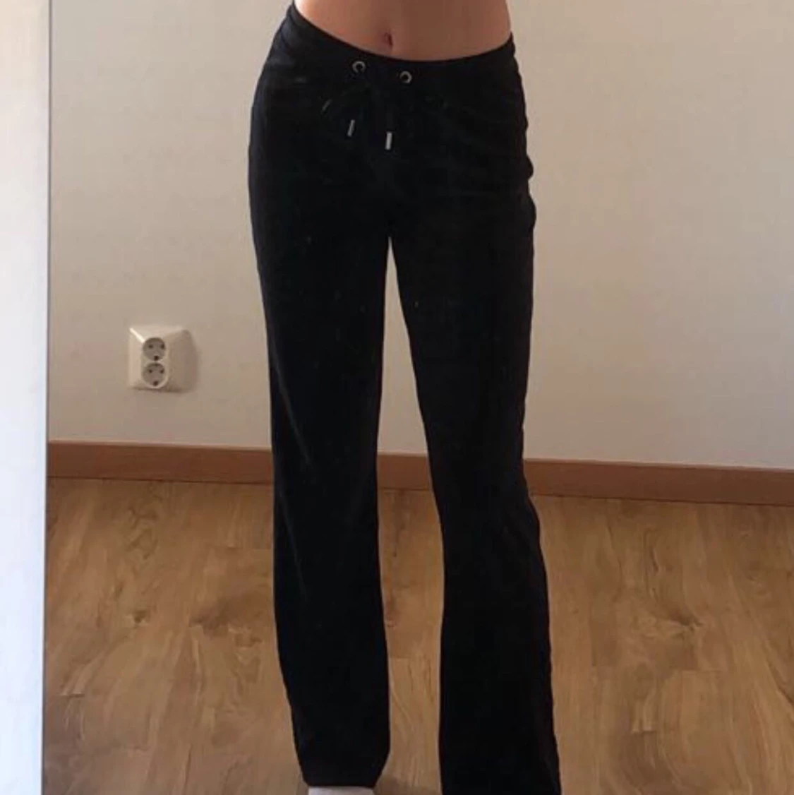 Svarta mjukisbyxor
