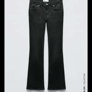 Jeans från zara - Köpta på plick nyss men dom var lite stora för mig 💗 köp direkt för 350