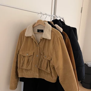 Vinterjacka från Bikbok - Ha använt 2 gånger och den är fortfarande bra som en ny Jacka