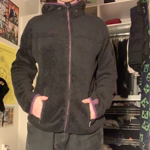 fluffig svart tröja - super varmt