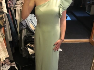 Klänning - Klänning från Nakd i mint grön, st 36, helt ny aldrig använt så den är i fint skick☺️