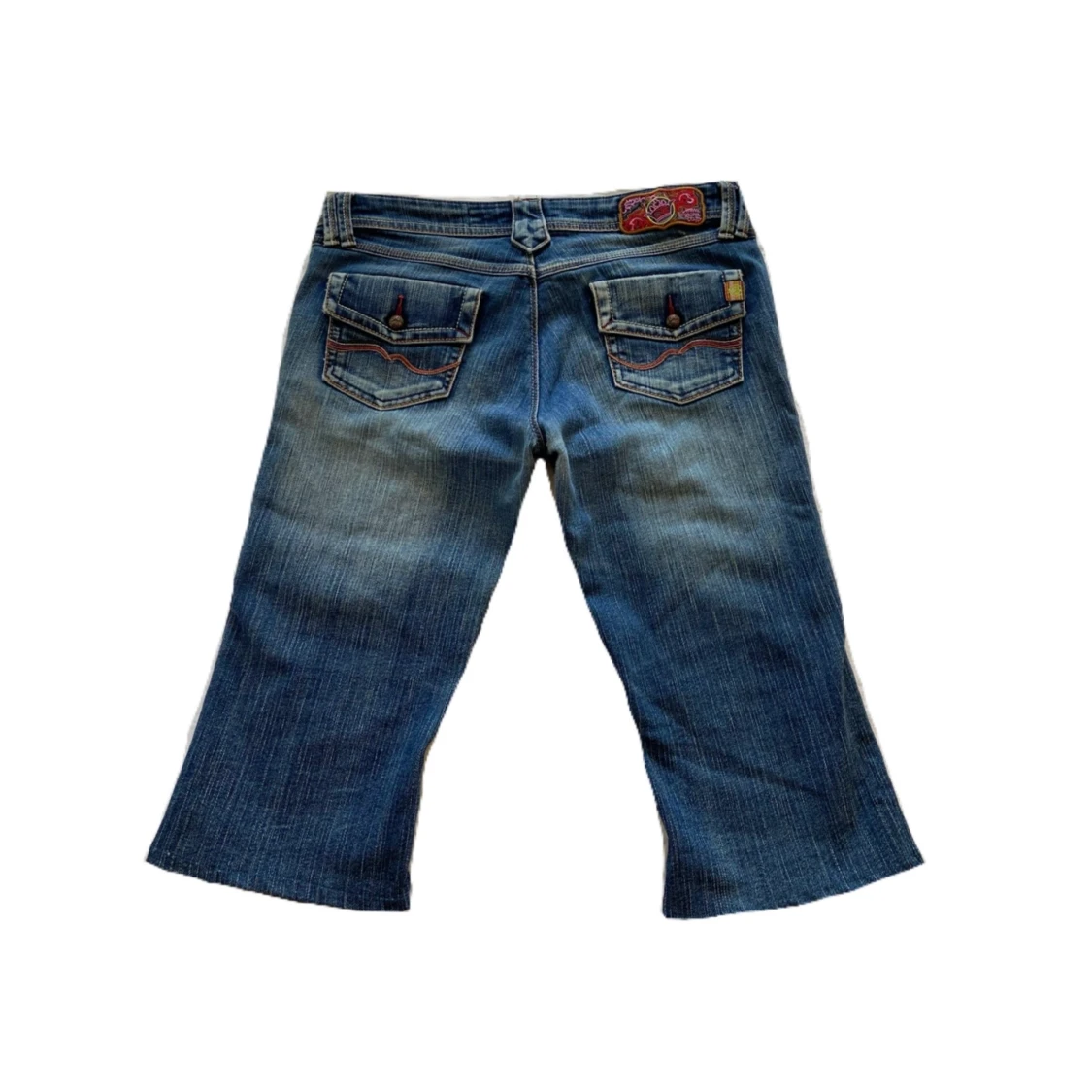 Lågmidjade jeansshorts med coola fickor