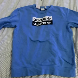 Adidas tröja  - Adidas tröja blå helt ny 