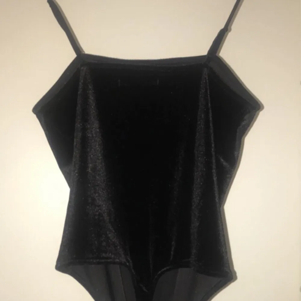 Gratis frakt/ Free shipping  Black bodysuit G string !, Inga hål eller fläck, M-Xs.. Toppar.