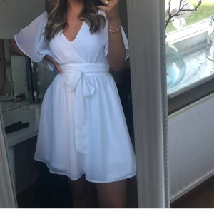 Studentklänning - Använt 1 gång så den är i jättebra skick. Perfekt som studentklänning!