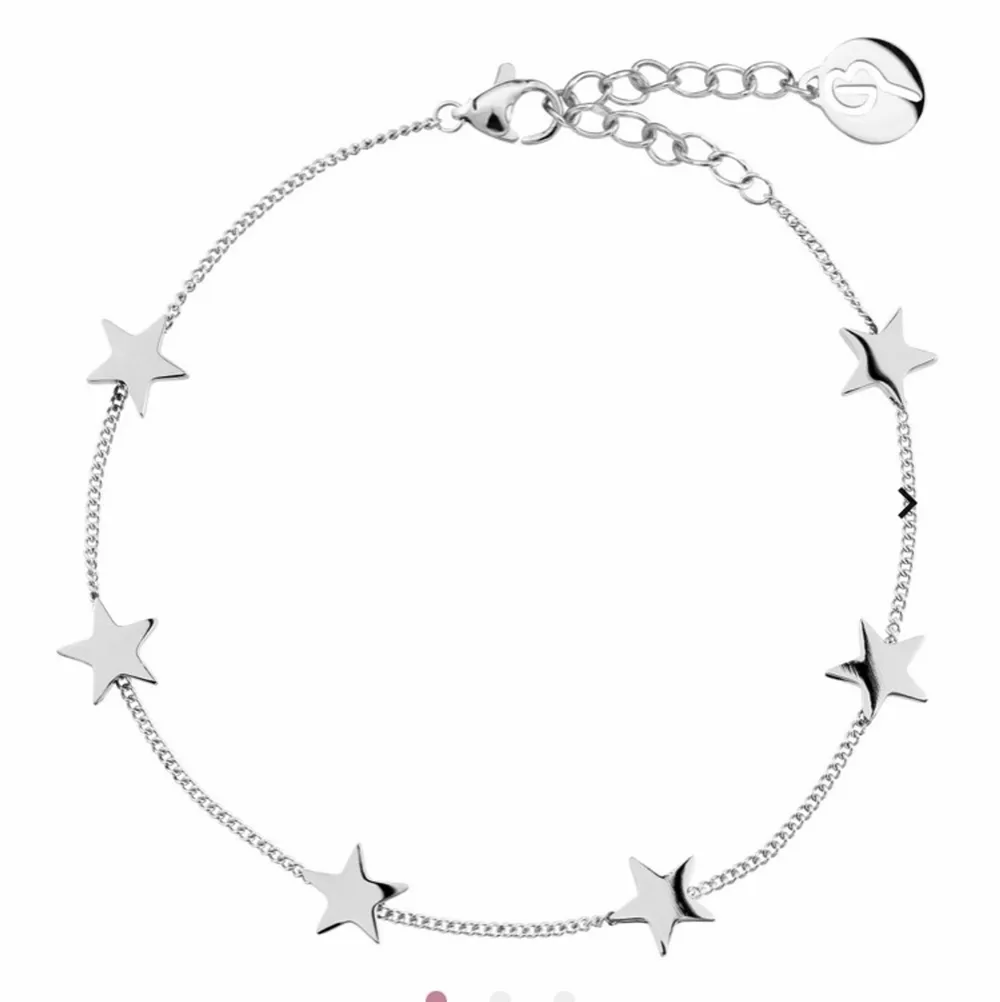 Jätte fint halsband och armband från Edblad som tyvär inte kommer till användning längre. Köp armbandet för 250kr och halsbandet för 300kr 💕. Accessoarer.