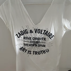 Zadig & Voltaire T-shirt  - Säljer min zadig & Voltaire T-shirt som inte kommer till användning, nypris ca 950kr. 