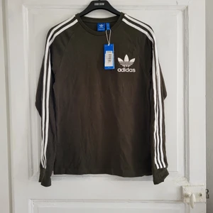Långärmad tröja - Tröja från Adidas i storlek s, aldrig använd.