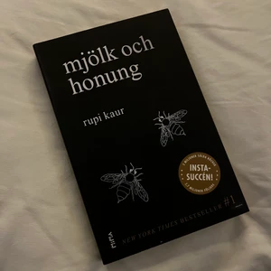 Poetbok Mjölk och honung - Supermysig bok för dig som älskar dikter. Den är översatt på svenska från den populära milk and honey🍯🐝