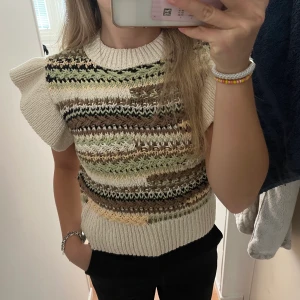 Zara topp - Fin zara topp som knappt är använd därav mycket bra skick. Storlek S💗💗💗💗