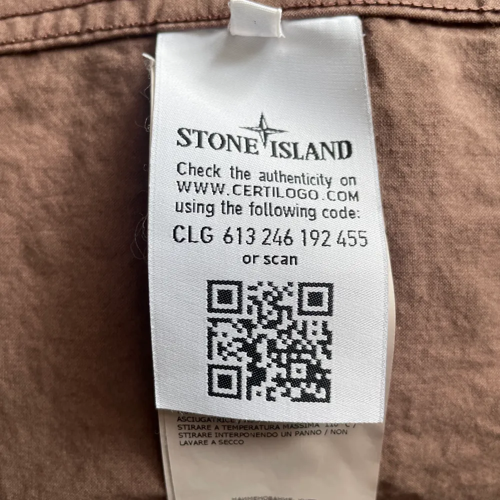 Stone island cotton cordura, nypris 10000 säljes precis som ny med taggar och allt kvar för 5500. Jackor.
