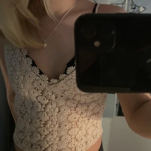 Sommar topp - Jätte sött linne som ej ska ha bh under,helt ny men ej kommit till användning 🌸 perfekt nu till sommaren och våren