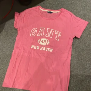 Gant t-shirt - Gant t-shirt i nyskick. Stl xs 