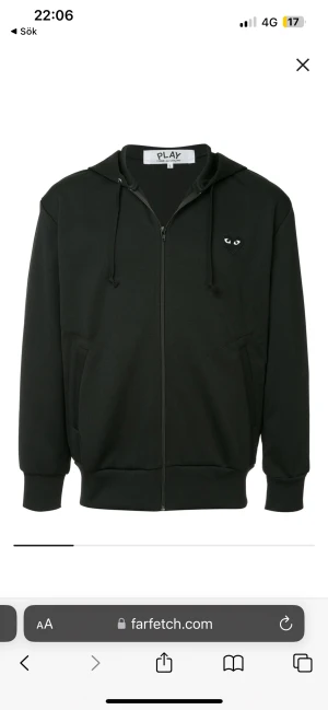 Comme des garcon hoodie  - Snygg hoodie ifrån comme des garcon. Använts några gånger och är lite nopprig på armarna men annars riktigt fin. Köpt för 3000kr, pris kan diskuteras. 
