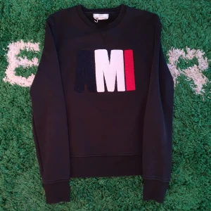 AMI crewneck  - Svart AMI Crewneck i Small Cond 9/10