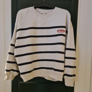 Randig tröja - Jätteskön randig tröja. Använt skick.