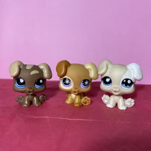 Littlest pet shop Valpar #1052 #760 #1706  - Äkta och i bra skick, skriv gärna för fler bilder! kolla gärna mina andra annonser då jag kan skicka dom i samma paket, frakten kan öka från 15kr till 30kr om det överstiger 100gram vid samfrakt  Authentic and in very good condition, feel free to contact