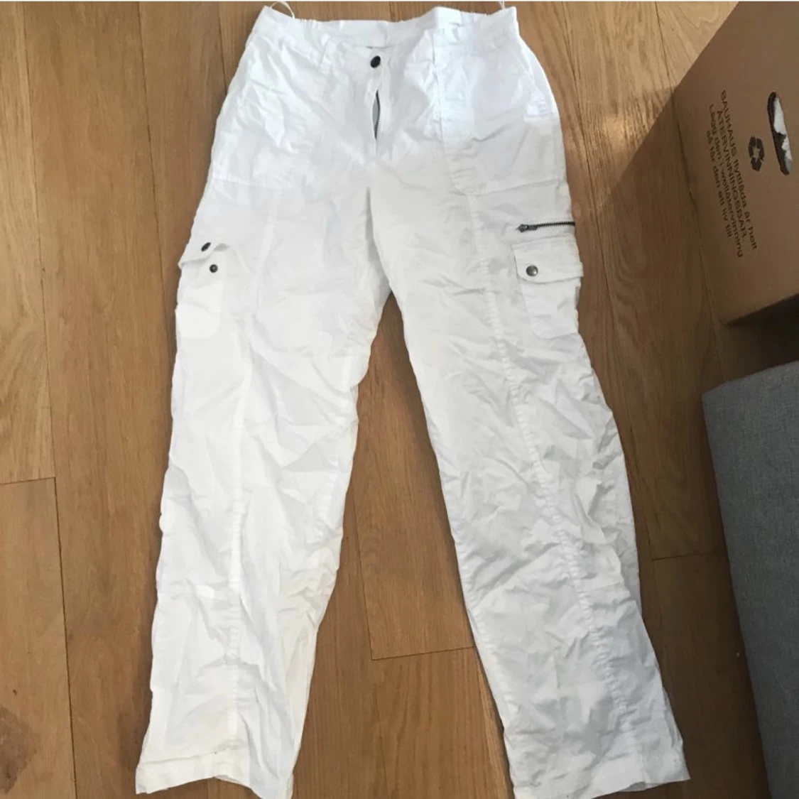 Vita linnebyxor/ cargopants - 91