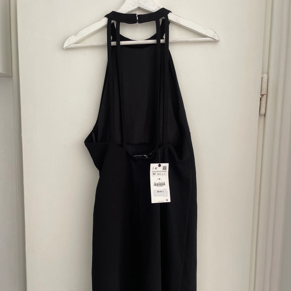 Oanvänd klänning - 90