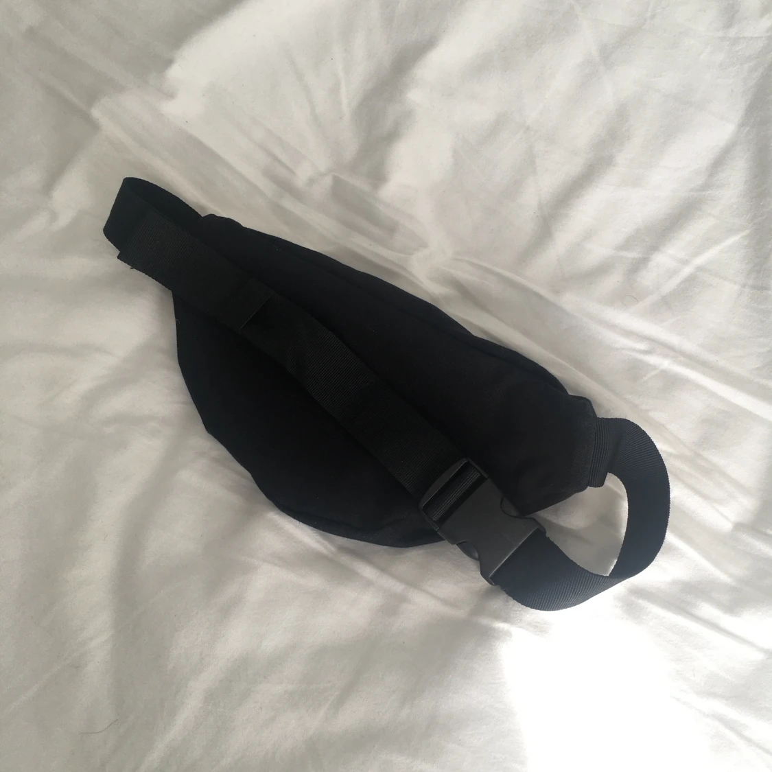 Poetic Collective Belt Bag Black / Red - 91