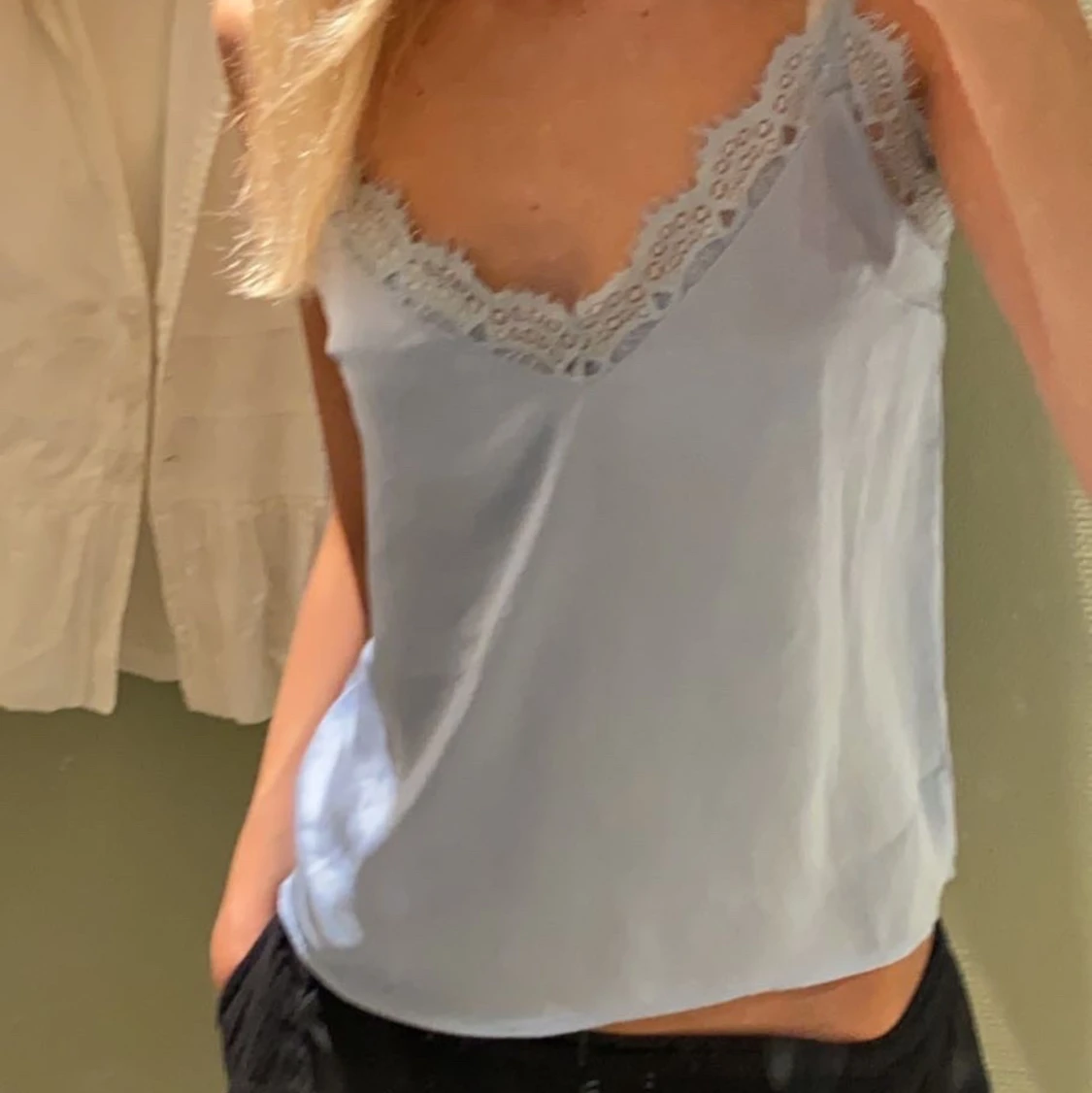 Ljusblått silkes linne