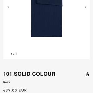 Jättefin tröja från Mads Nørgaards köpt i Köpenhamn cirka 6 månader sen. Kommer inte till användning ”längd regular”.  Nypris 400kr