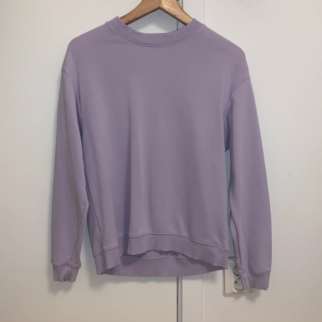 Lila Crewneck Tröja 