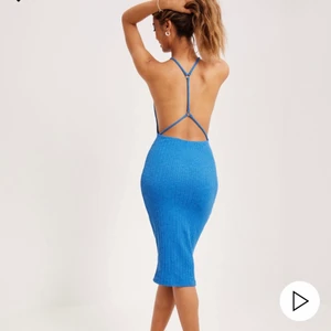 Klänning  - Super fin klänning från Nelly som tyvärr aldrig kommit till användning, ordinarie pris 499kr