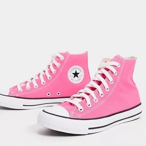 Rosa converse storlek 36💗 - Använda väldigt få gånger🥰