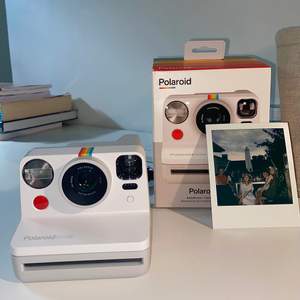 Säljer min Polaroid Now kamera i oanvänt skick med orginalförpackning. Det blir så härliga bilder med den 🤩📷