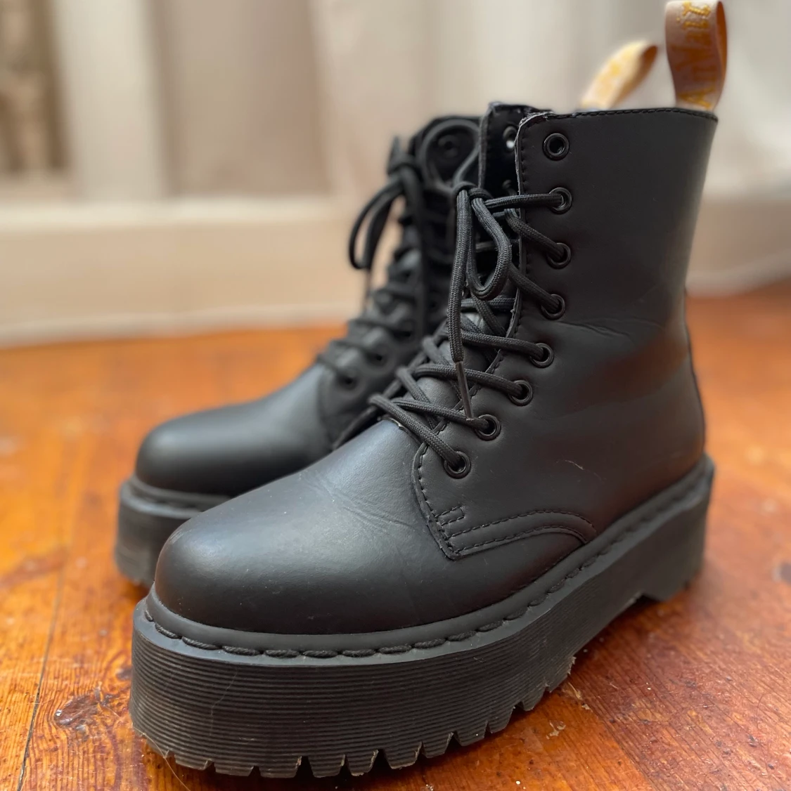 Dr Martens Jaden Black Kängor Platå
