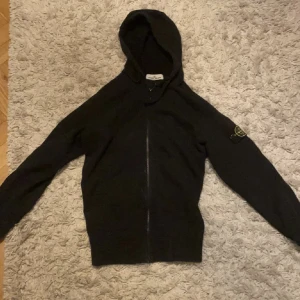 Stone island Hoodie  - Storlek medium  Cond 8/0