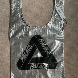 Palace väska  - helt ny aldrig använd köpt i london 