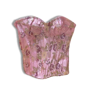 Korsett, prettylittlething - Jätte fin korsett från pretty little thing i storlek S