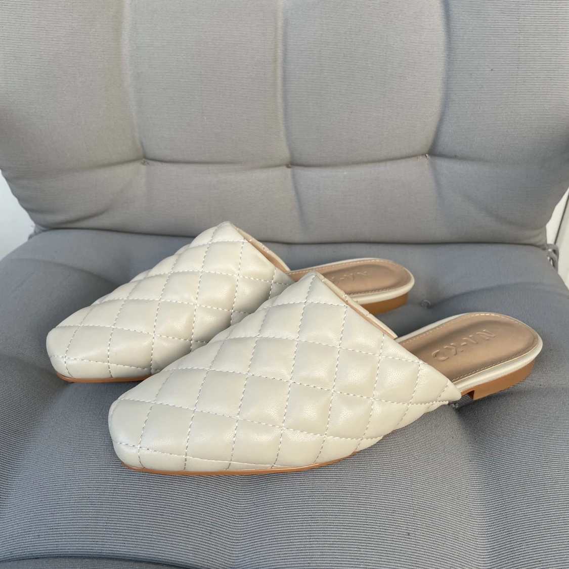 Nya mules i läderimitation  - 90