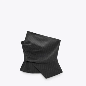 Korsett zara - Superfin korsett från zara med lappen kvar i stl xs, slutsåld, 400+frakt, först till kvarn skickar tillbaka annars