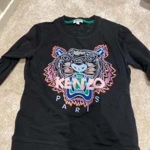 Dam kenzo tröja  - Äkta kenzo tröja dam, storlek xs. Pris kan diskuteras  Köpare står för frakt 