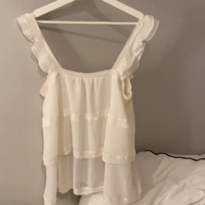 Topp från ginatricot🤍 - Lite genomskinlig 