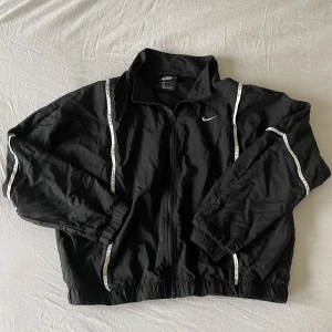 Nikejacka - Skitcool nikejacka i tunnare material! 