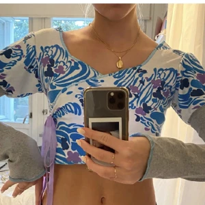 mönstrad topp - söt topp från 00 talet!