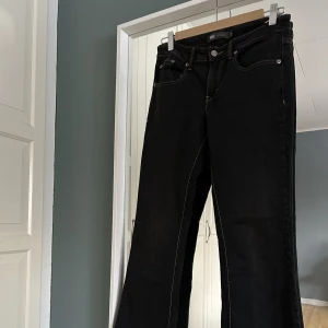 Lågmidjade Levis vintage - Lågmidjade vintagejeans från Levis 🤍 ”518 bootcut”