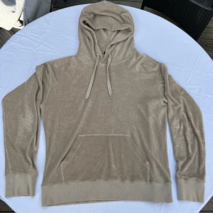 Paul and Friends hoodie - Beige frottéhoodie från Paul & Friends i strl. S.  Cond 9/10; nyskick, använd 2-3 gånger. Nypris 1300kr.