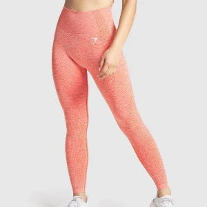 Gymshark tights - Säljer dessa tights från Gymshark. Modellen är Vital Seamless i storlek XS. Är endast använda 1 gång så i helt perfekt skick!