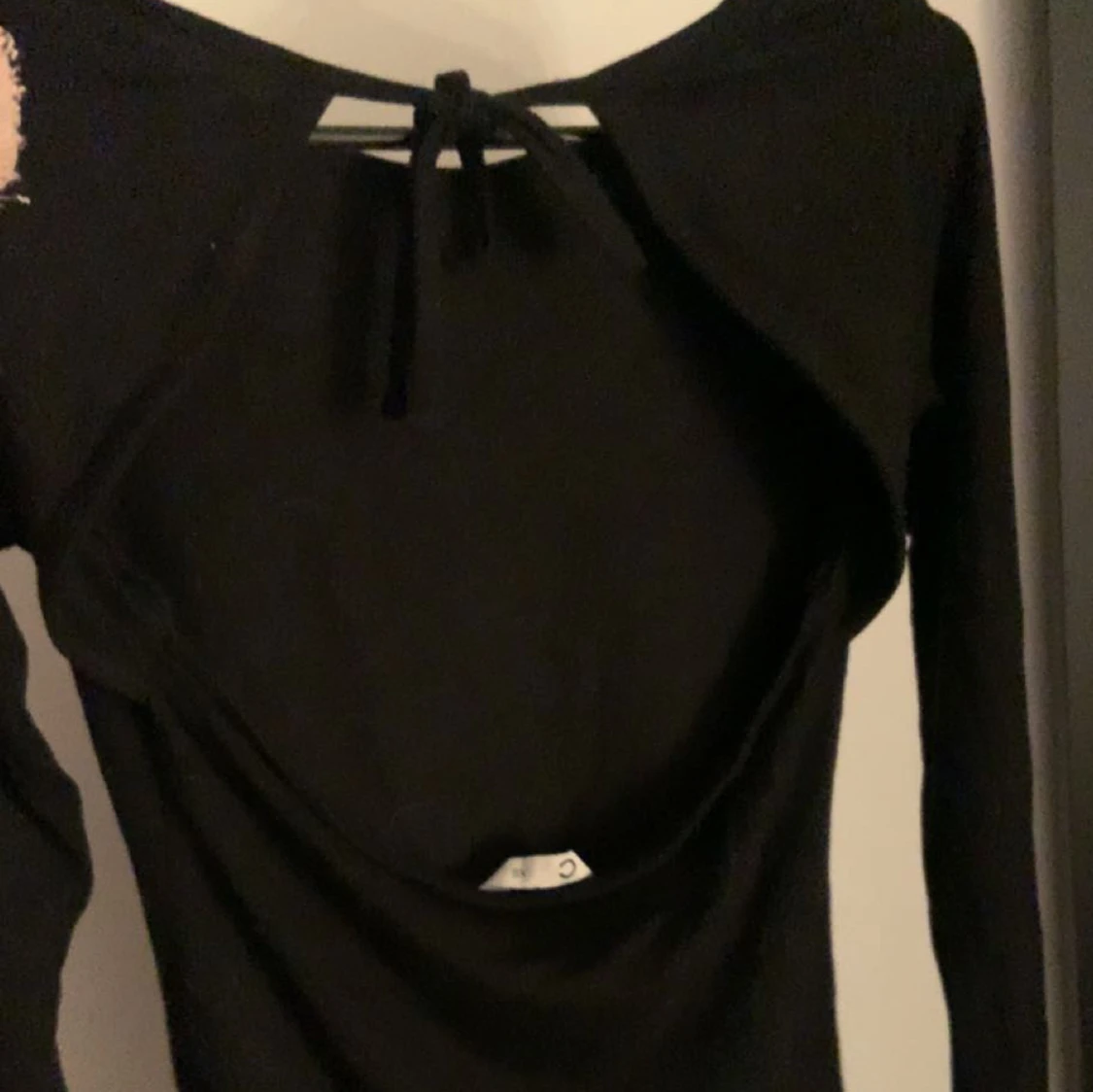 Tröja med öppen rygg  - 90