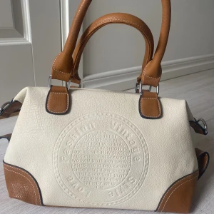 Väska! - Jätte söt väska köpt för länge sen, inte mycket använd!🫶🏼