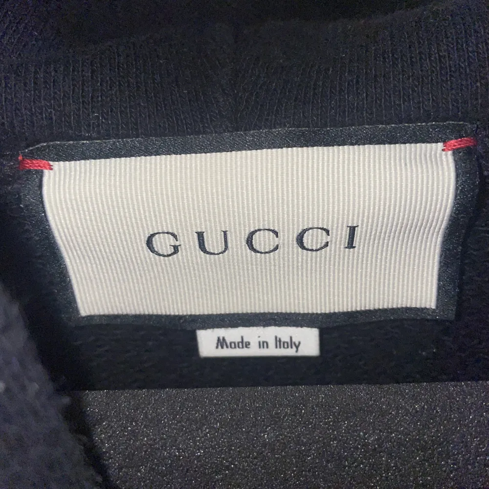 Gucci loved hoodie Ovanlig Gucci hoodie från säsong 2019 Storlek s passar s/m Väldigt bra skick. Hoodies.