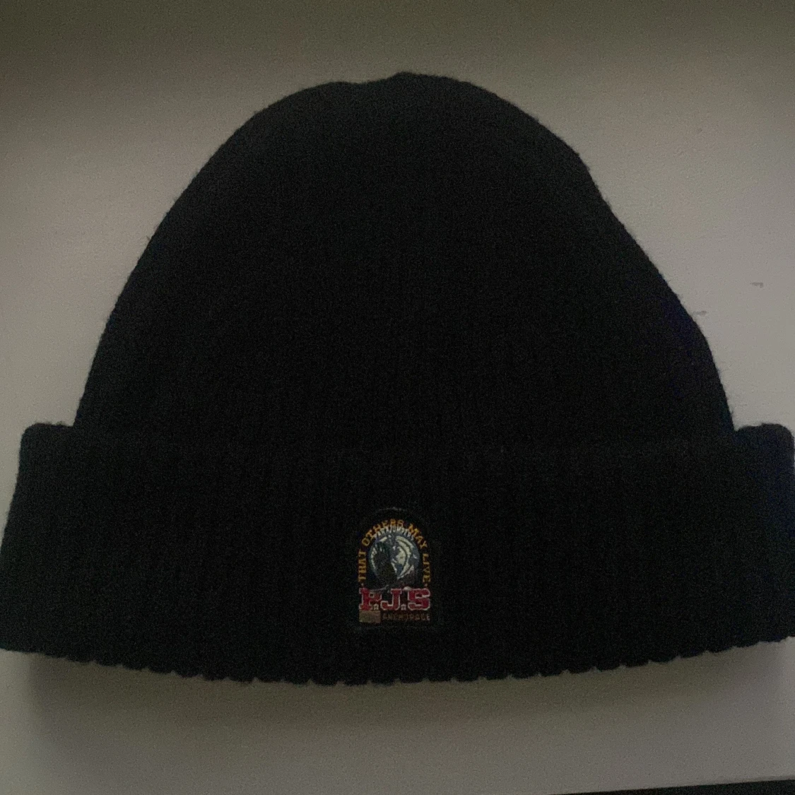 Svart mössa från Parajumpers