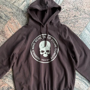Number nine hoodie - Sällsyn number nine hoodie i mycket fint skick. Storlek 1, motsvarar m