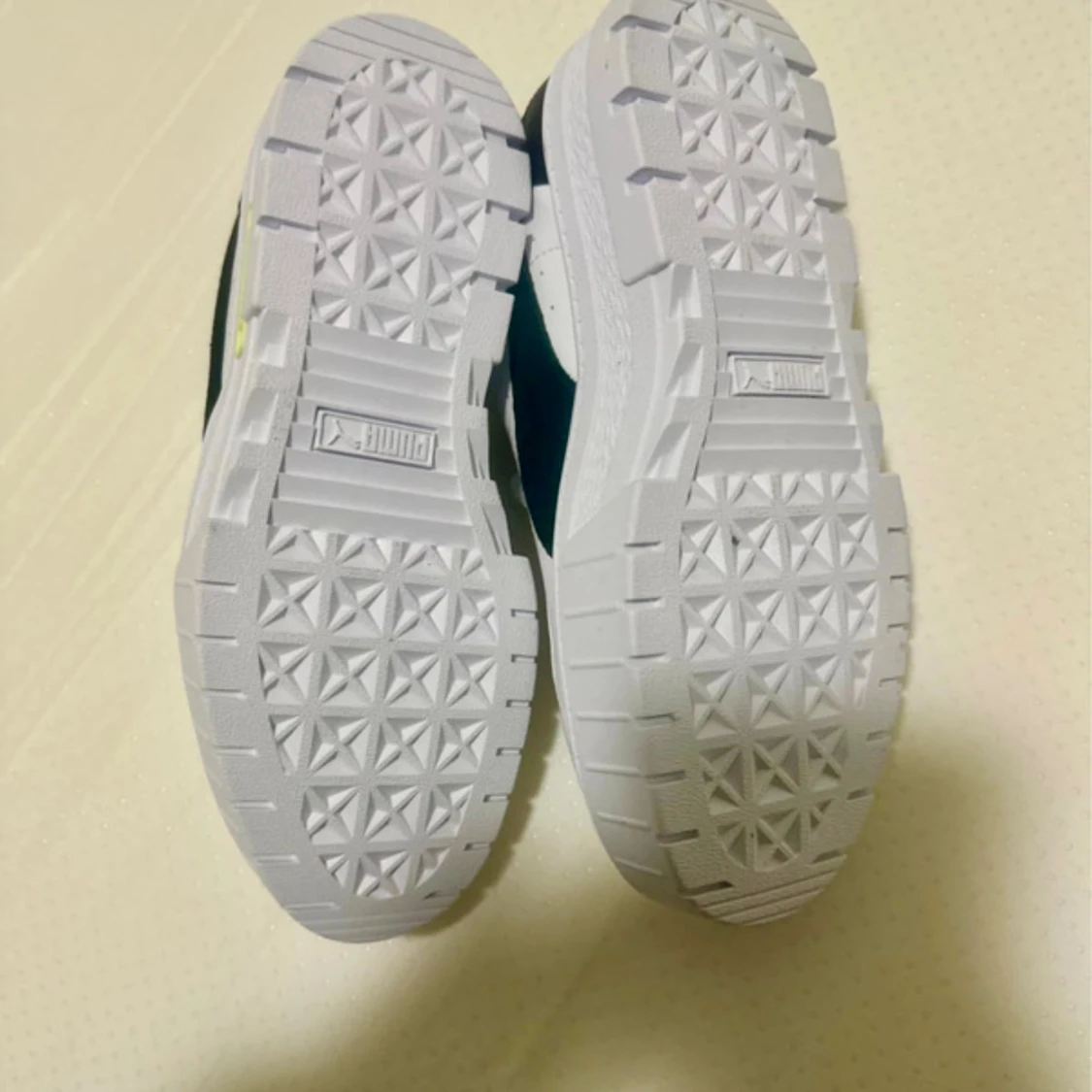 Helt nya sneakers från Puma med platåsula - 2